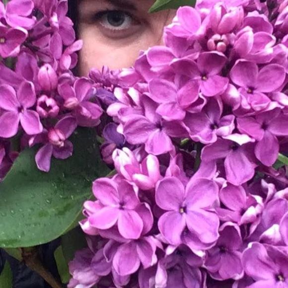 Meet your Posher, Lora - Picture 1 of 1